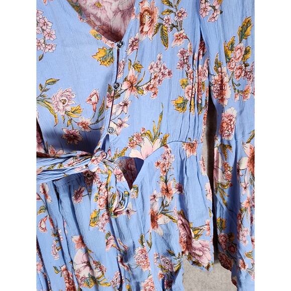BILLABONG Sky Blue Floral Bell Sleeve Tie Front Romper SZ M - Picture 9 of 9
